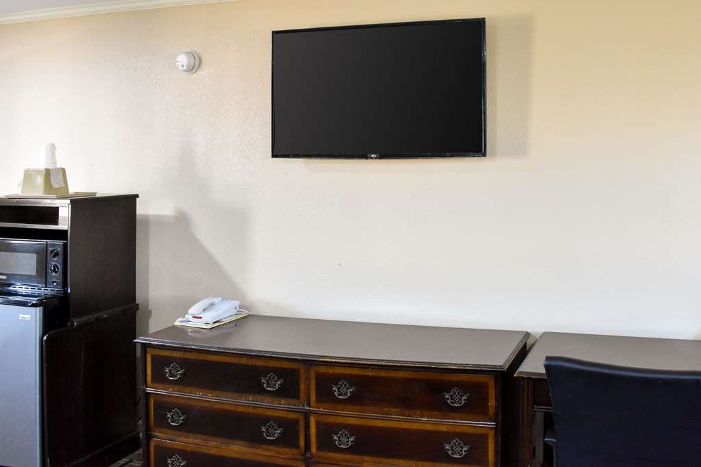 Rodeway Inn Swainsboro Bilik gambar